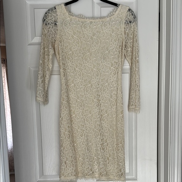 Diane Von Furstenberg DVF Elegant Lace Dress in Cream - VINTAGE - Picture 7 of 10